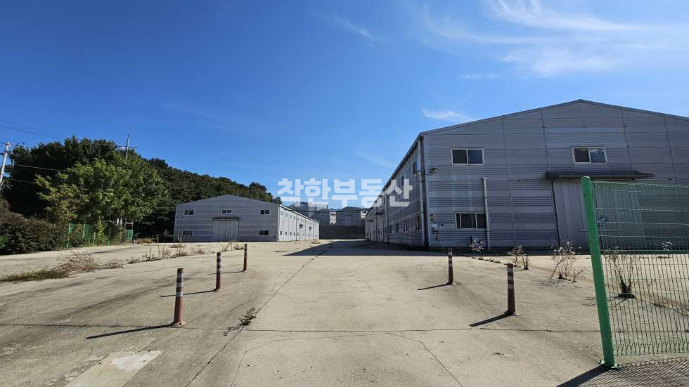 경기 화성만세구 양감면 사창리 7,8동 822평 공장임대 (411평x2동), 전기 300kw, 호이스트 5톤+7.5톤 월세 매물번호 10018 사진 2