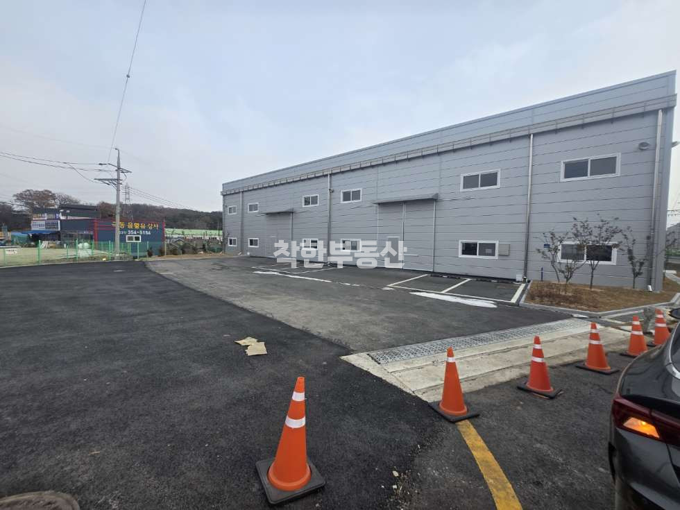 경기 화성효행구 정남면 문학리 제1동 화성시 정남면 문학리 4차선 대로변 공장 매매 /144평 공장 제조장 창고 매매 매물번호 10108 사진 1