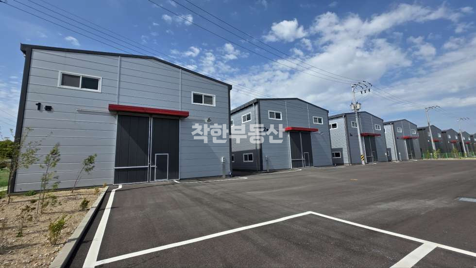 경기 화성만세구 서신면 홍법리 서신면 홍법리 110평 공장 창고 임대 / 신축 산업단지내 / 추레라진입가능 월세 매물번호 10104 사진 4